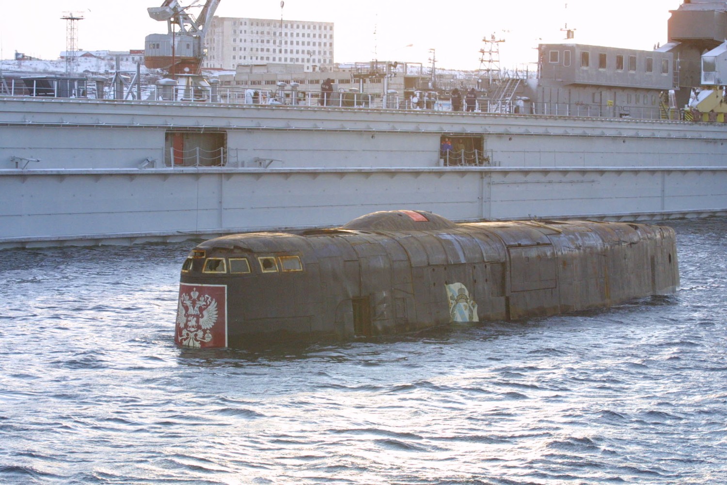 Подводная лодка сколько погибло. Подводная лодка к-141 «Курск». 12 Августа 2000 затонула подводная лодка Курск. Курск АПЛ подлодка. К-141 «Курск».