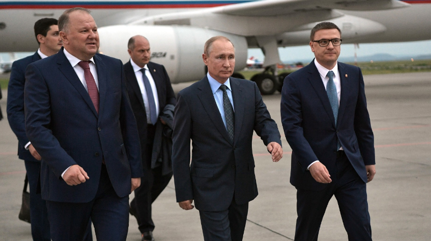Путин слетает к Макрону на один день Путин слетает к Макрону на один день