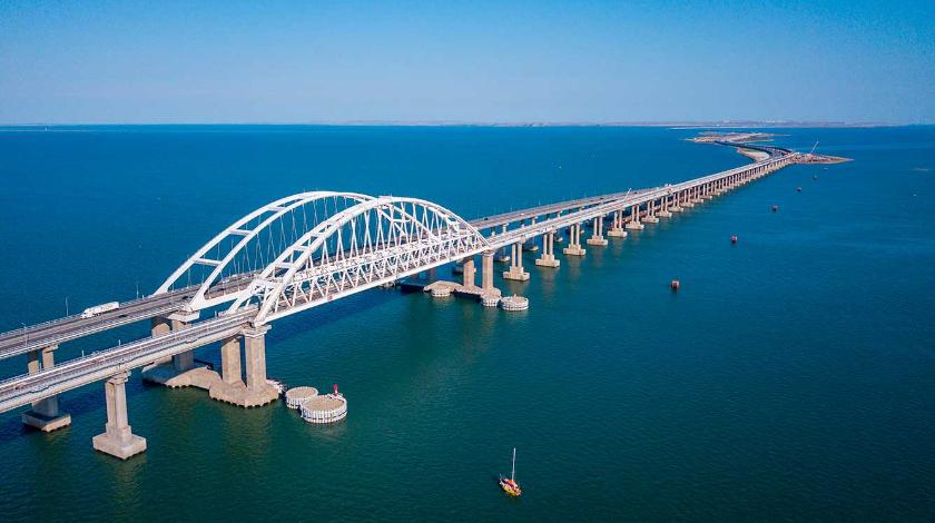 Крымский мост перекрыли Крымский мост перекрыли
