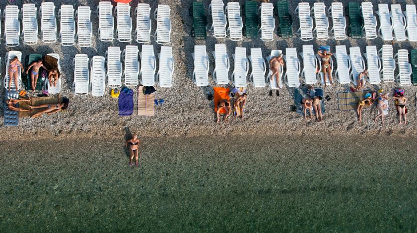 Туристы в Крыму остались без пляжного отдыха