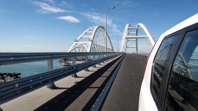 "Везде пробки, пляжи забиты": на полуострове взбунтовались из-за Крымского моста