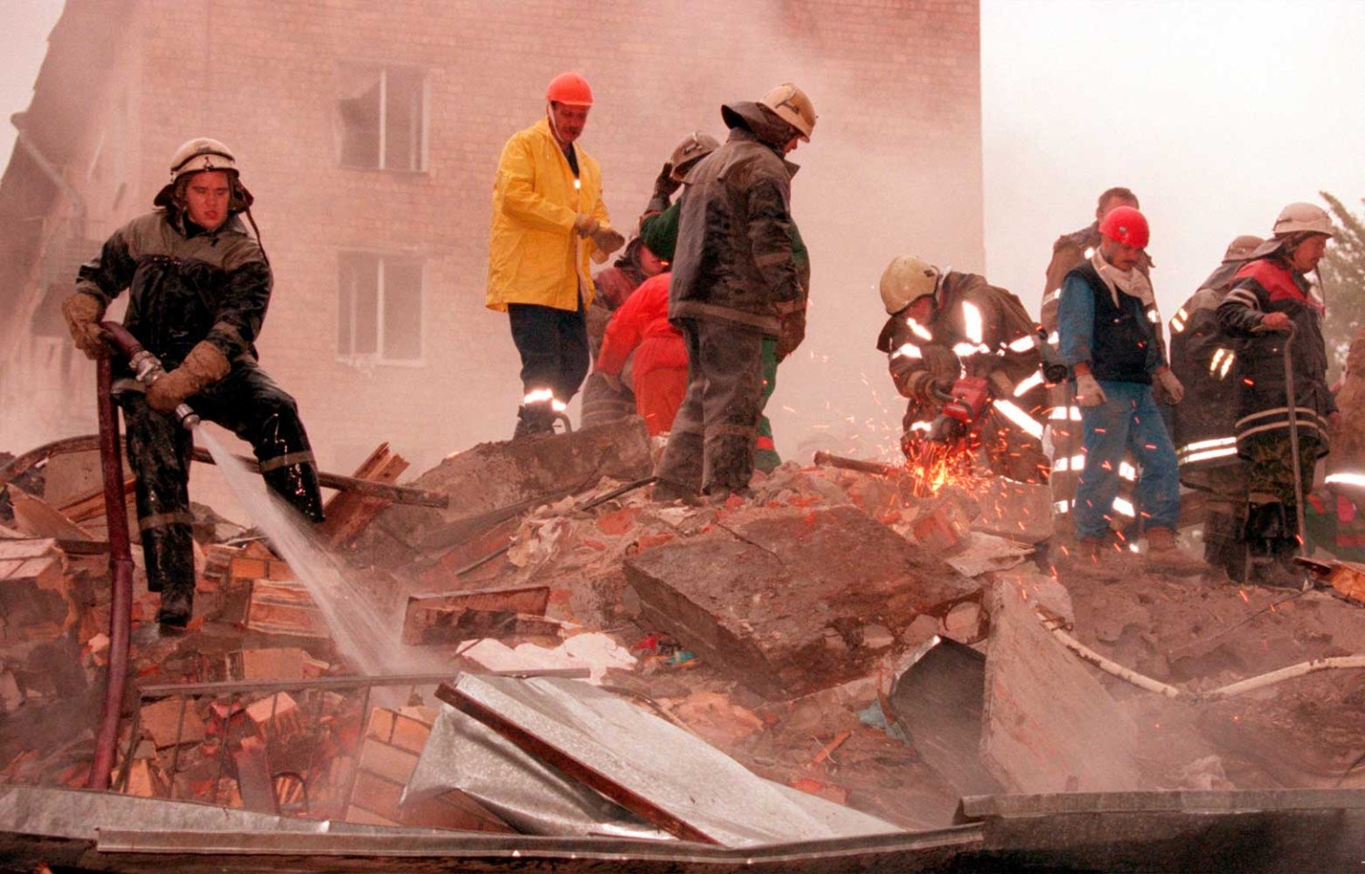 Что за теракт произошел в подмосковье. Теракт в Буйнакске 4 сентября 1999. Взрыв дома в Буйнакске в 1999.