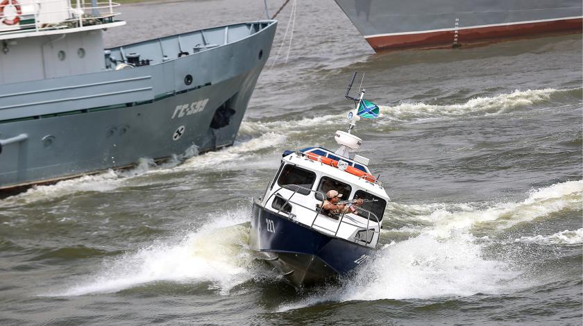 Моряки из КНДР напали на российских пограничников