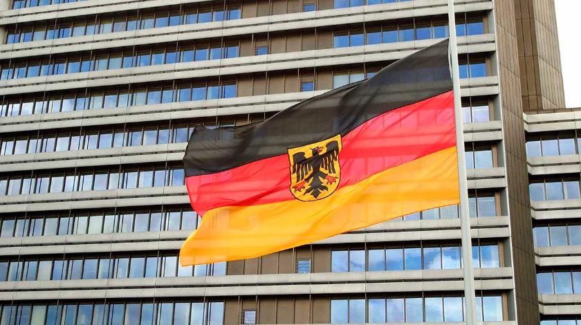 Германия гонит российских дипломатов 