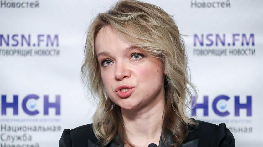 Цымбалюк-Романовская вышла на мороз в чулках Цымбалюк-Романовская вышла на мороз в чулках