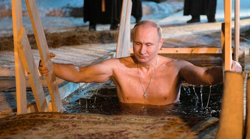 Украинцы опозорились из-за баек о купании Путина на Крещение Украинцы опозорились из-за баек о купании Путина на Крещение