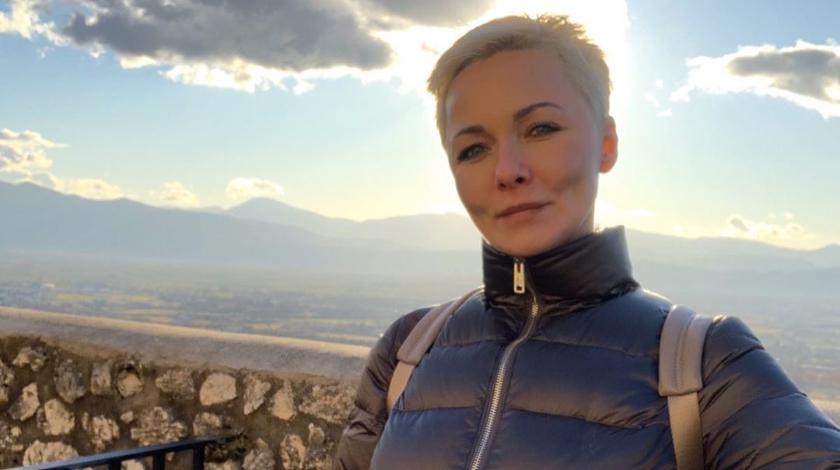 "На анорексию смахивает": звезда кино напугала телом в пеньюаре "На анорексию смахивает": звезда кино напугала телом в пеньюаре