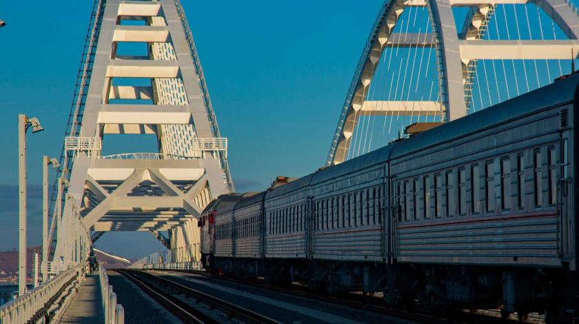 Россиян взбесили цены на поезда по Крымскому мосту