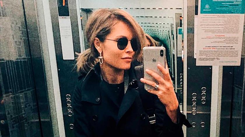 Звезда "Кухни" вышла на балкон с голым задом Звезда "Кухни" вышла на балкон с голым задом