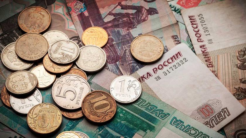 Доллар взлетел: российская валюта дешевеет из-за Китая Доллар взлетел: российская валюта дешевеет из-за Китая