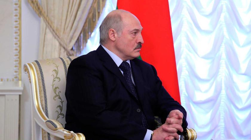 "Страну перевернут вверх дном": Лукашенко уготована судьба Януковича "Страну перевернут вверх дном": Лукашенко уготована судьба Януковича