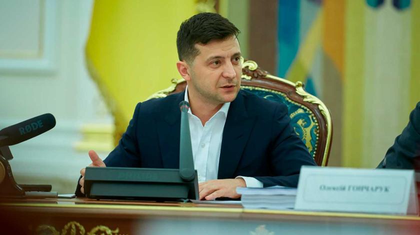 Отчаявшиеся украинцы затравили счастливого Зеленского Отчаявшиеся украинцы затравили счастливого Зеленского