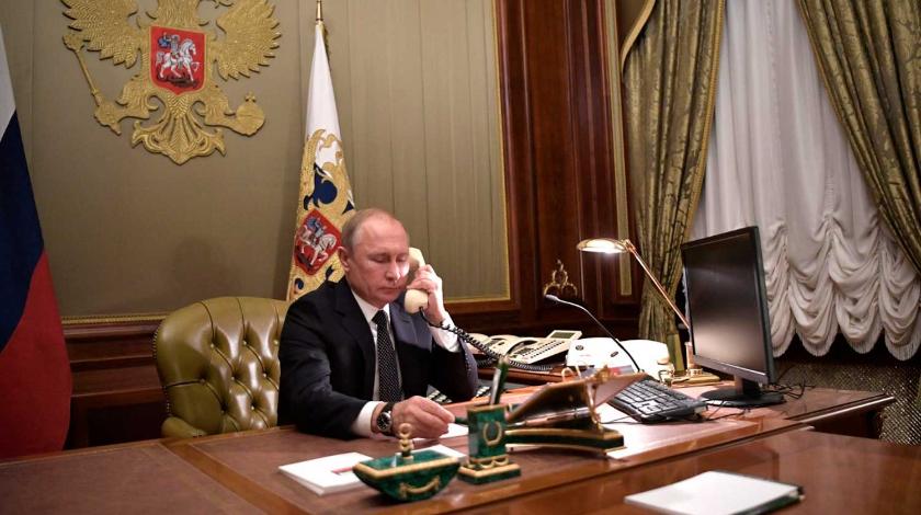 Путин дал наставления Зеленскому по телефону Путин дал наставления Зеленскому по телефону