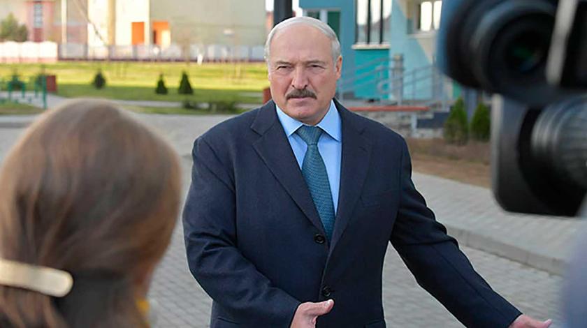 Лукашенко сравнили с диктатором Каддафи Лукашенко сравнили с диктатором Каддафи