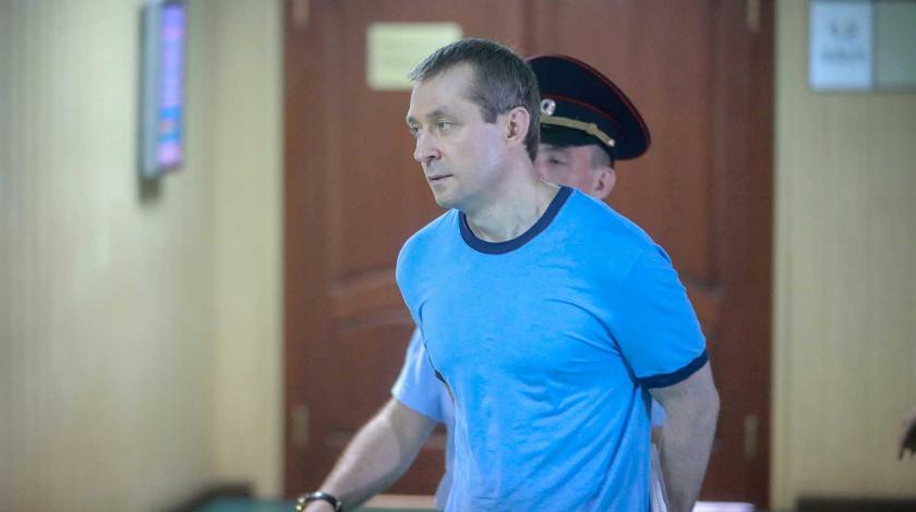 Жена Захарченко сбежала из России с Олигархом Жена Захарченко сбежала из России с Олигархом