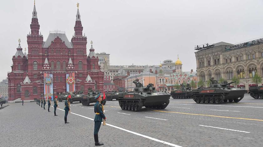 Киев назвал "ловушкой" для иностранцев Парад Победы в Москве