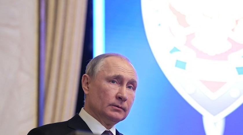 Путин обратился к мужчинам в День Защитника и заговорил об оружии Путин обратился к мужчинам в День Защитника и заговорил об оружии