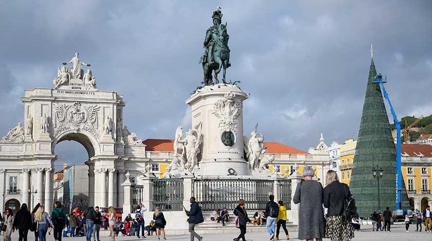 Португальцы "взбесились" из-за отсутствия туристов