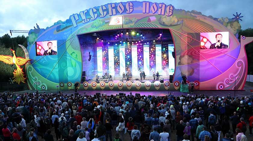 В музее-заповеднике "Коломенское" представят гигантский "Царь-поднос" В музее-заповеднике "Коломенское" представят гигантский "Царь-поднос"