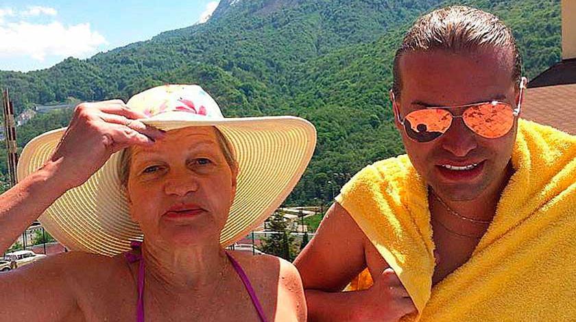 "Совсем плоха": жену Солнцева парализовало "Совсем плоха": жену Солнцева парализовало