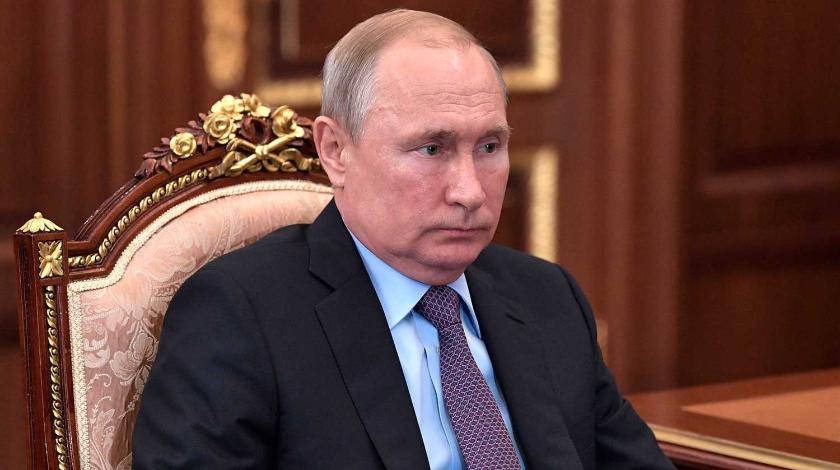 Путин оказался в шаге от самоизоляции из-за коронавируса Путин оказался в шаге от самоизоляции из-за коронавируса