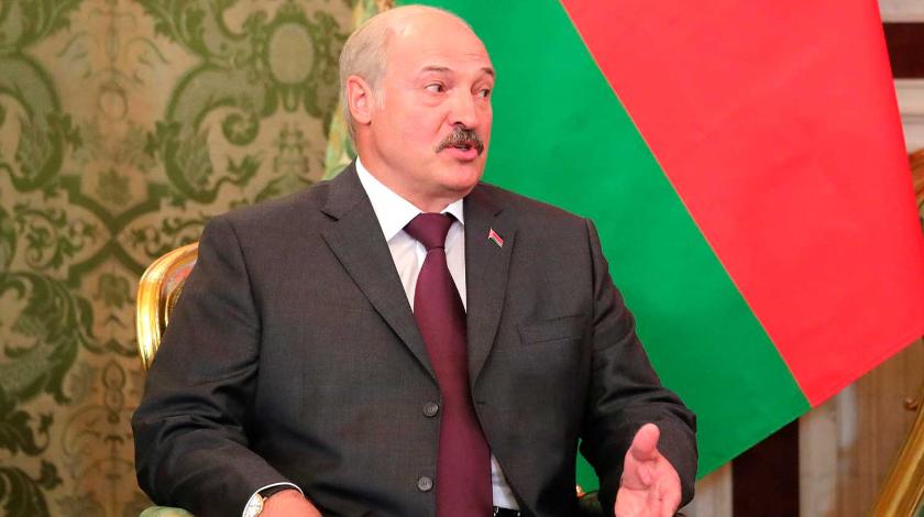 Эксперт: Лукашенко долго водит Россию за нос