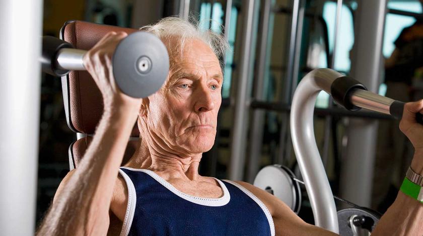 Упражнения для мужчин после 50 лет: как избавиться от живота и поддерживать форму