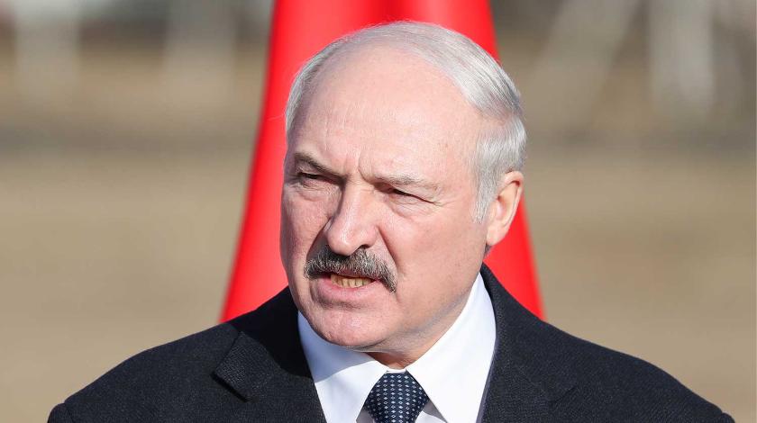 Победа под угрозой: приближенные советуют Лукашенко обратиться за помощью к иностранцам