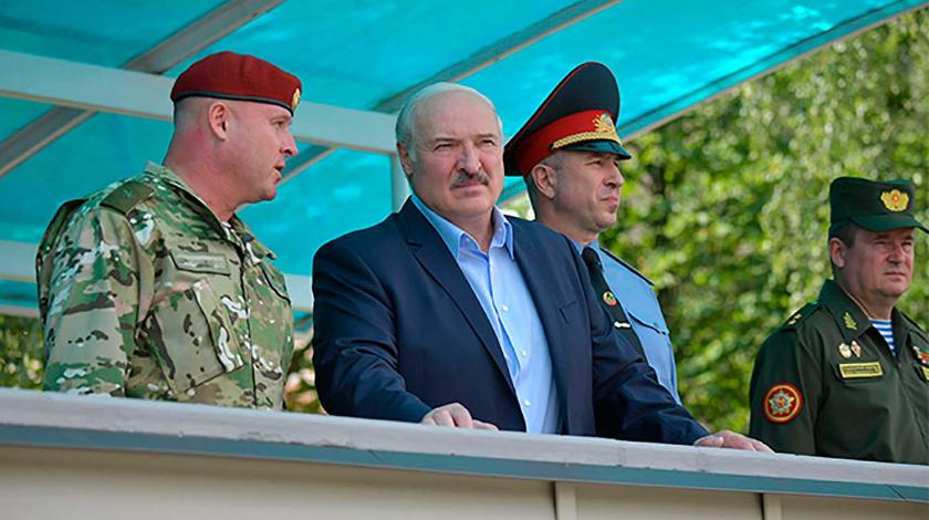 В Минск стягивают войска