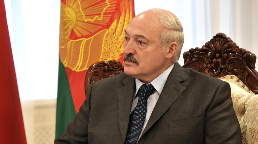 "Даже мертвым не отдам страну": Лукашенко не стал становиться на колени перед народом