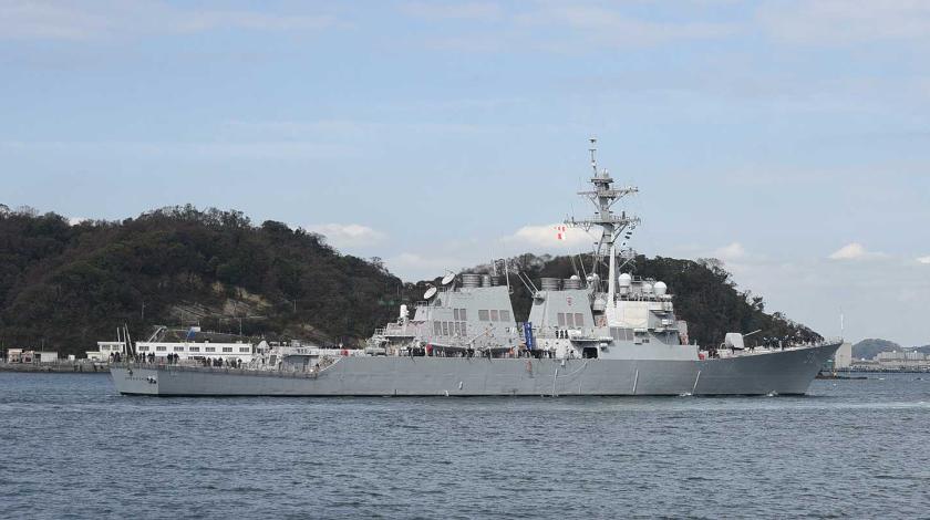 Ушел от тарана: корабль ВМФ прогнал нарушивший границу России эсминец США