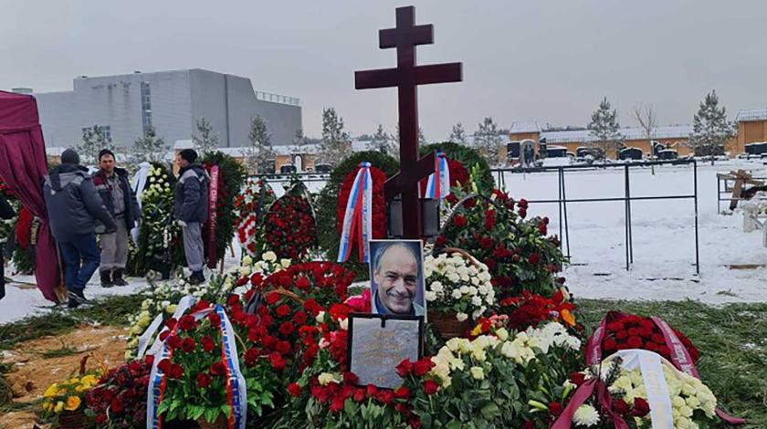 Могила толкуновой на троекуровском кладбище фото сегодня