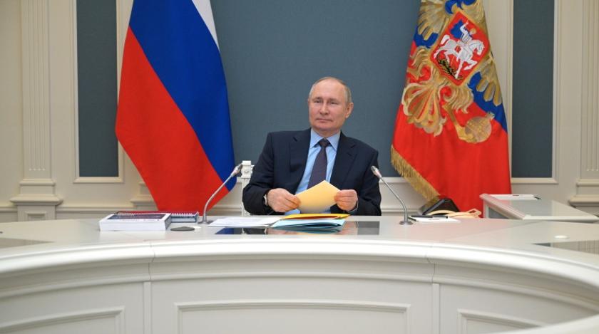 Путин поручил реализовать социальные инициативы "Единой России"