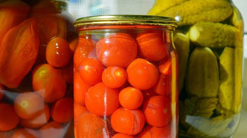Почему помидоры лопаются при засолке и как этого избежать