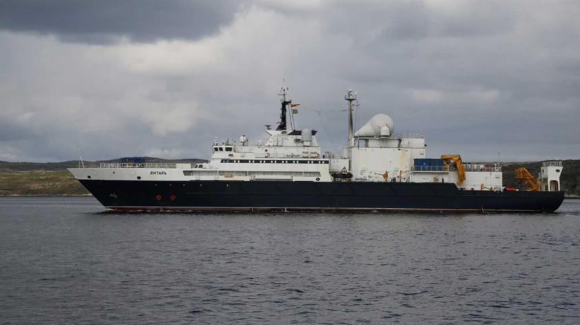 Загадочный "корабль-шпион" из России встревожил польских журналистов