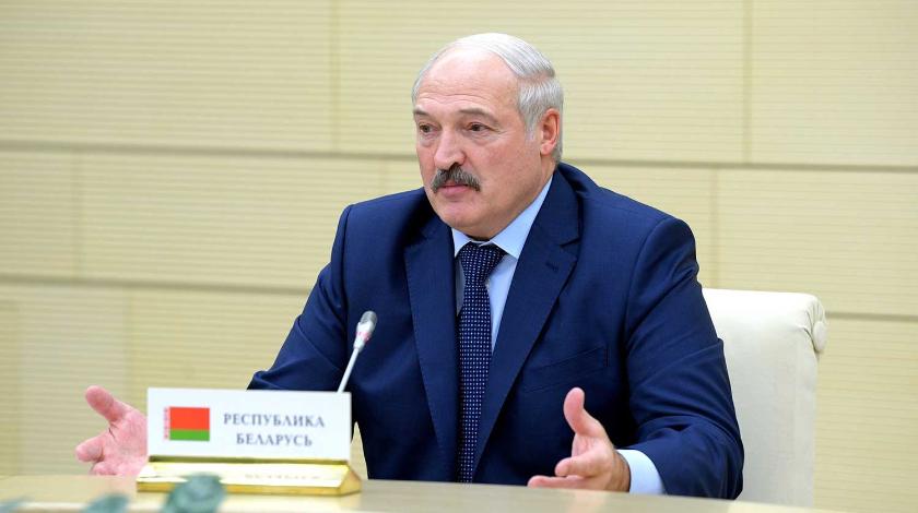 Лукашенко намерен просить у Путина помощи