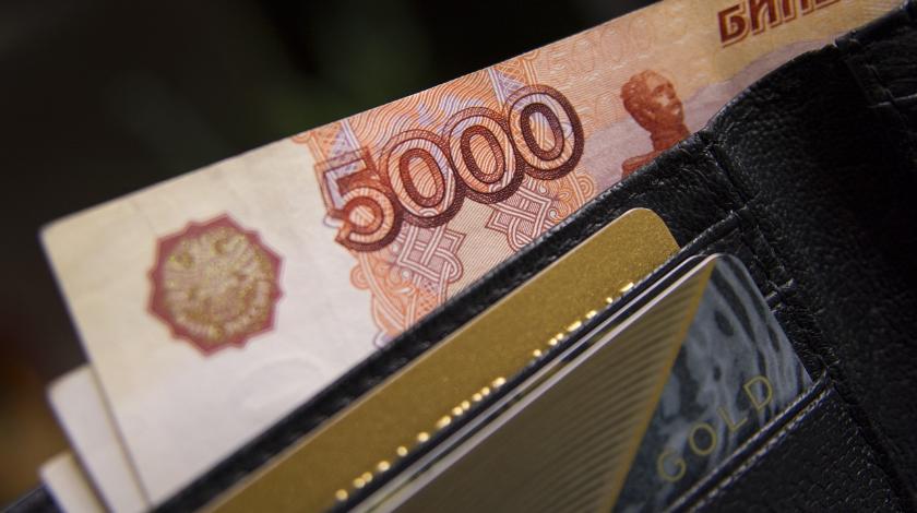 Доллар по 100: рубль может рухнуть к концу года 