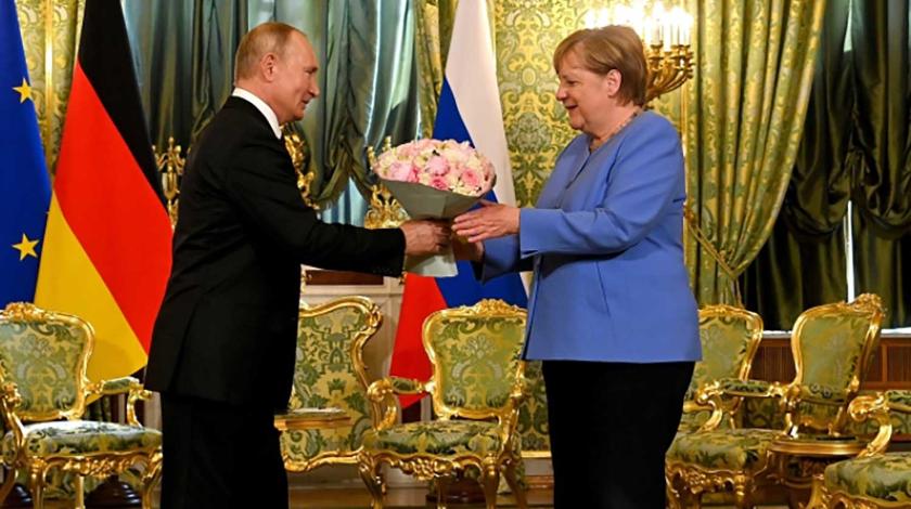 Раскрыт тайный смысл последней телеграммы Путина к Меркель