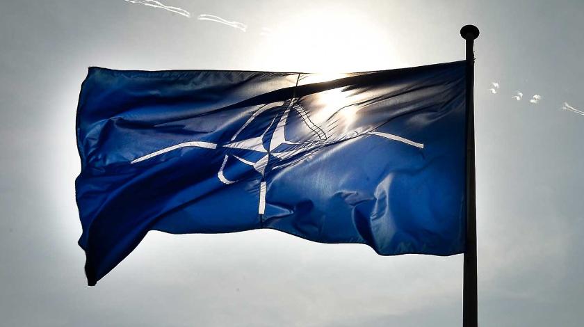 НАТО может выдвинуть России "синие линии" для отказа от Украины - эксперт