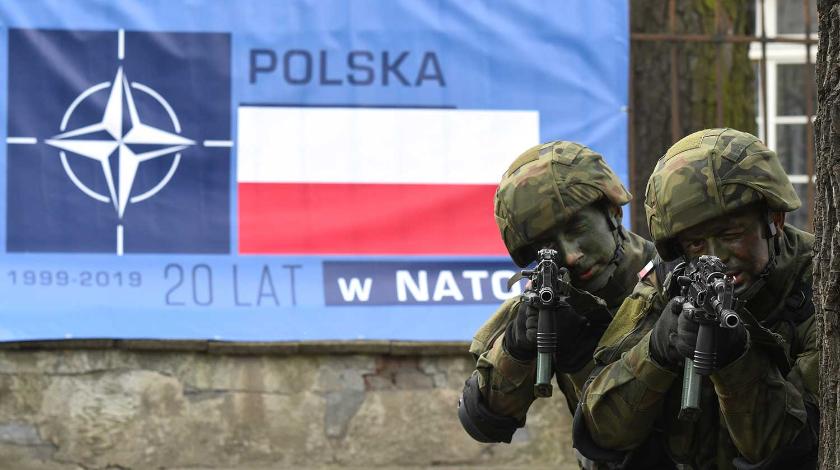 В Польше заявили о готовности НАТО сдать Восточную Европу России