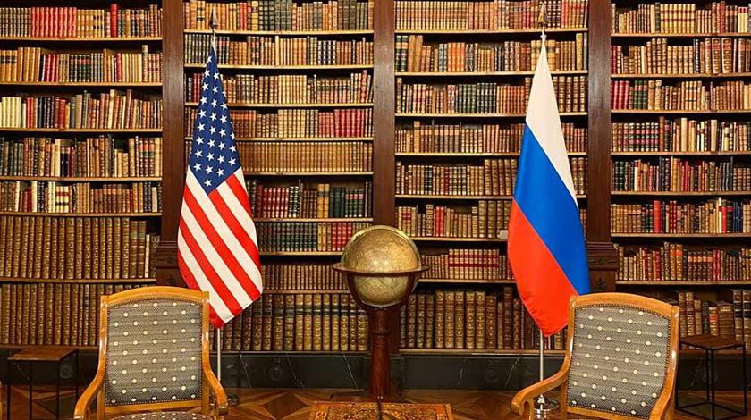 Отказ представителей России и США пожимать друг другу руки объяснила эксперт по этикету