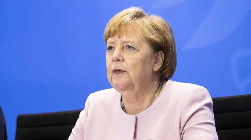 Меркель подыскали работу в международной организации