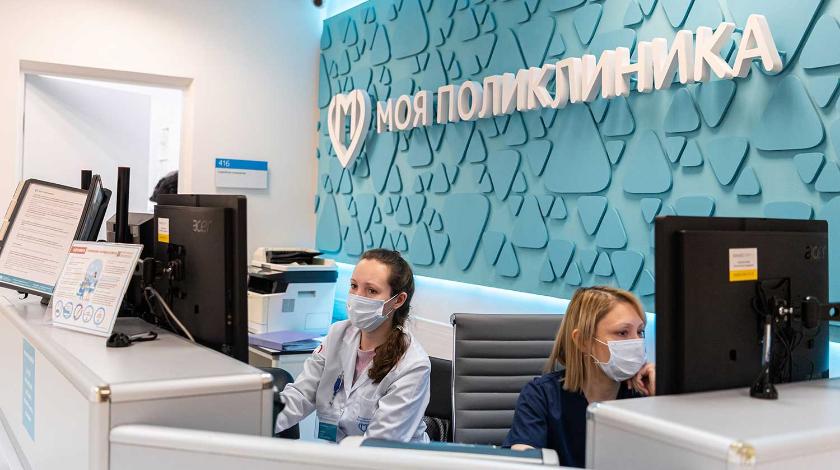 Москвичи стали чаще записываться к дежурному врачу через интернет