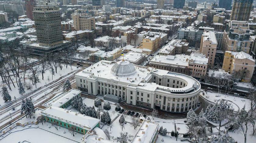 Депутаты Рады массово бегут с Украины