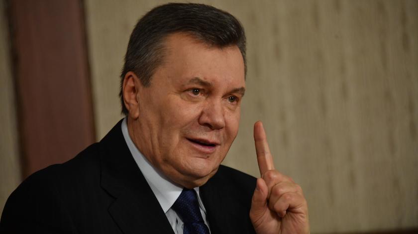 Янукович "по-отечески воззвал" к Зеленскому