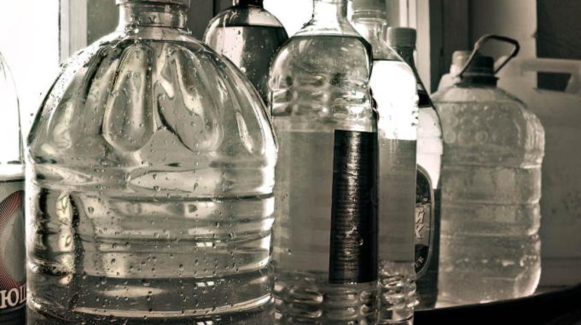 Почему опасно пить дистиллированную воду: медик раскрыла причину