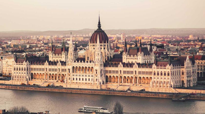 Варшава обвинила Будапешт в неправильной позиции по Украине и России