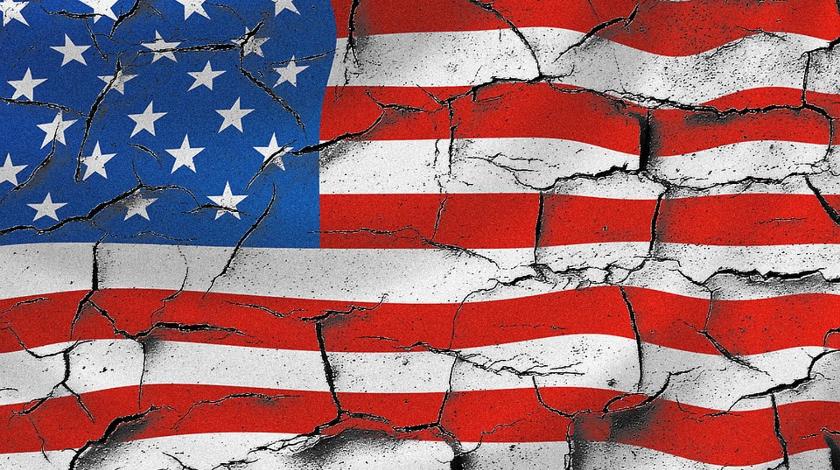 Что спасает США от окончательного развала: названа единственная причина