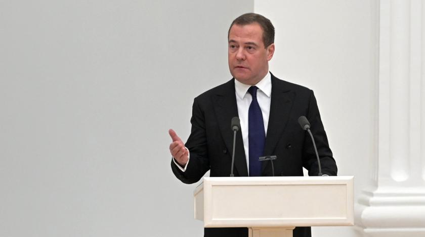 "Тотальная катастрофа": Медведев указал на один фатальный шаг НАТО