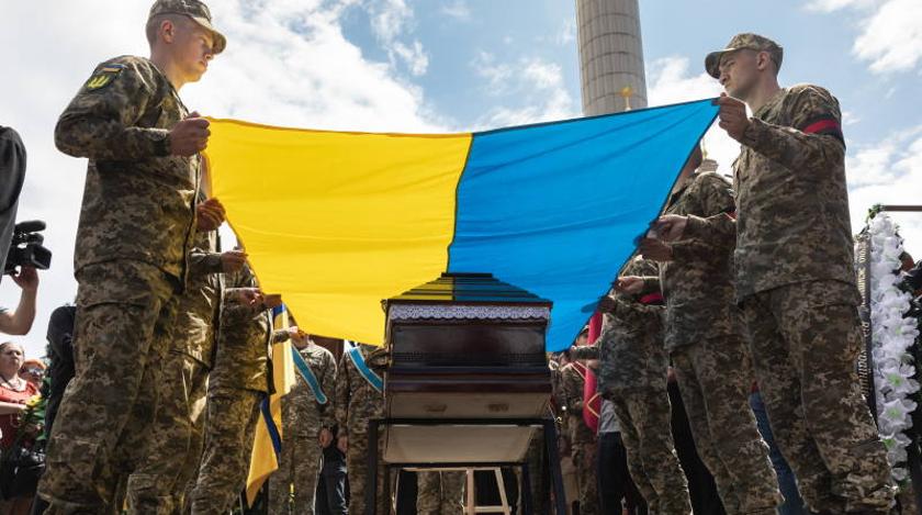 Украинская армия стала напоминать Третий рейх образца 1945 года - политолог